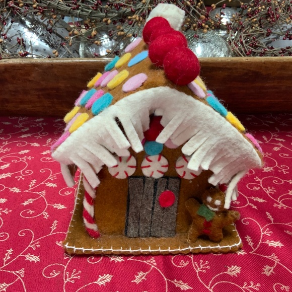 Christmas Felt Gingerbread House - Picture 2 of 6